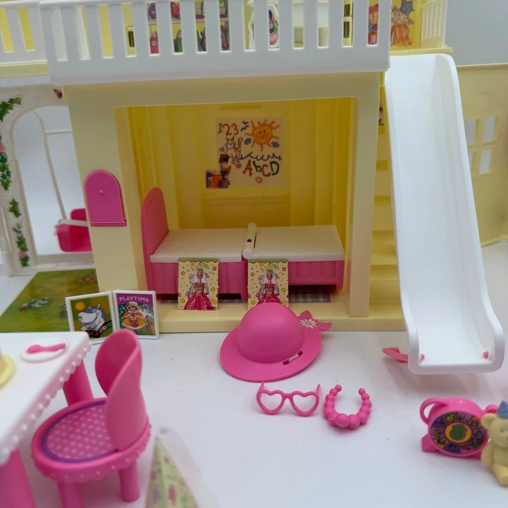 Vintage 1999 Mattel Kelly Pop-Up Playhouse Barbie Dollhouse Accessories 22037
